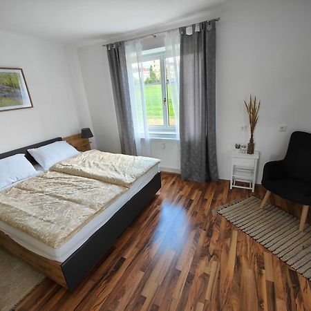 Ferienwohnung Am Freibad ロイトシャッハ エクステリア 写真
