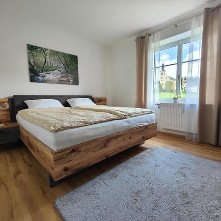 Ferienwohnung Am Freibad ロイトシャッハ エクステリア 写真