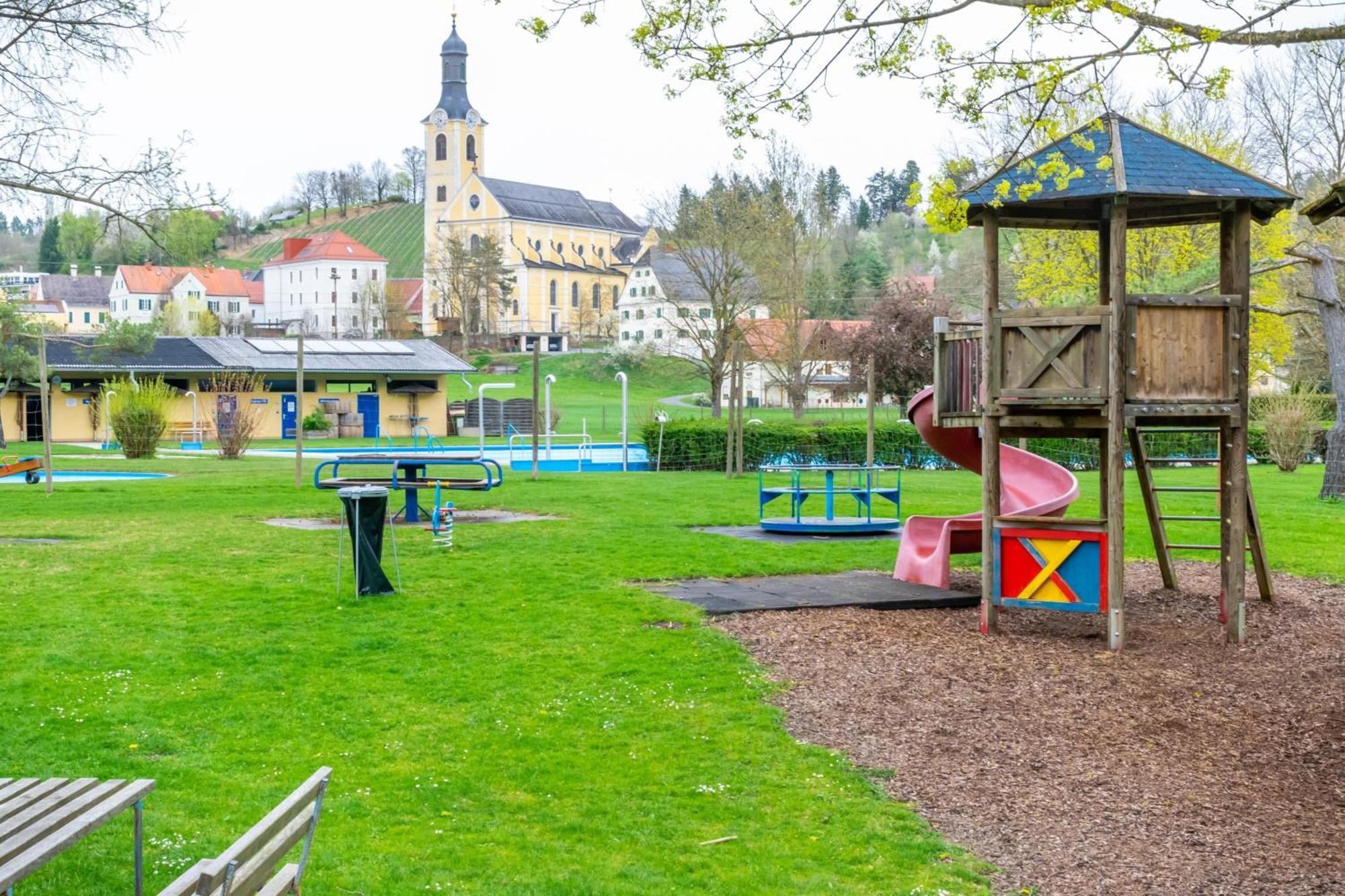 Ferienwohnung Am Freibad ロイトシャッハ エクステリア 写真